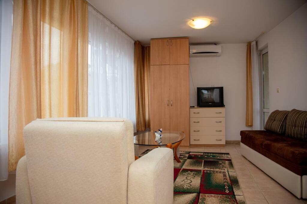 Convenient 1-Bedroom Flat Next To Harmanite Beach Sozopol Eksteriør billede