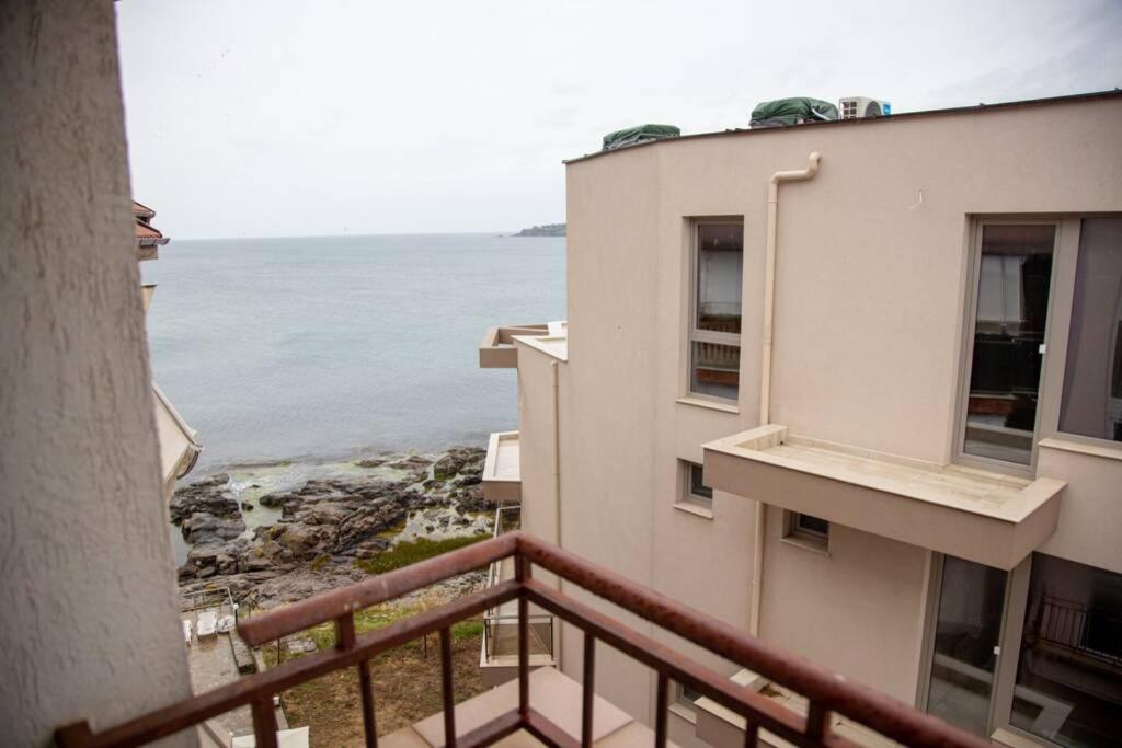 Convenient 1-Bedroom Flat Next To Harmanite Beach Sozopol Eksteriør billede