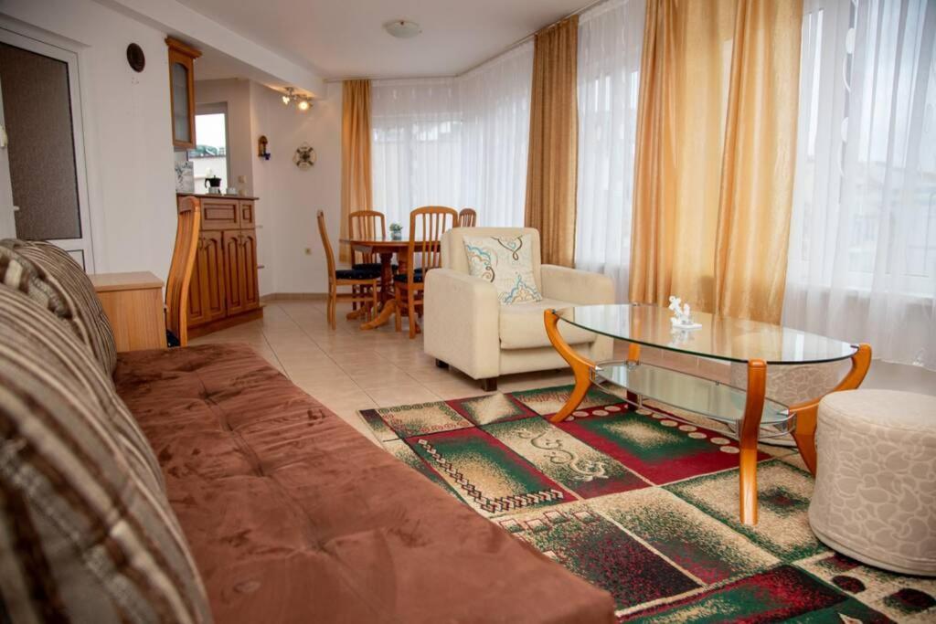 Convenient 1-Bedroom Flat Next To Harmanite Beach Sozopol Eksteriør billede